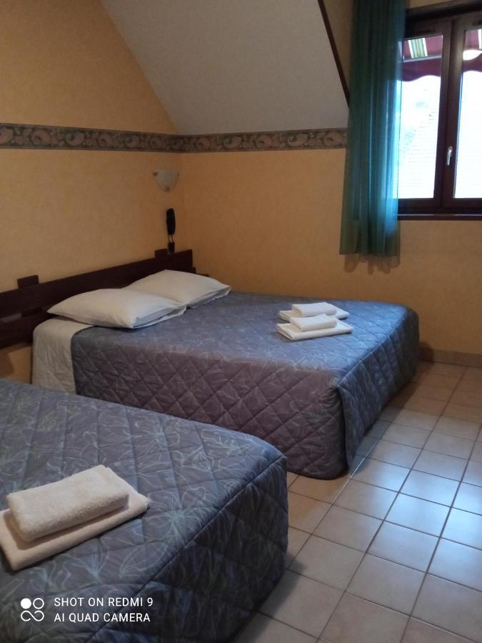 07 50 Hotel 44 Du 39 22 Tilleul Corps Eksteriør bilde